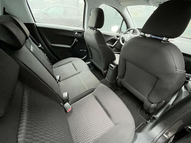 Peugeot 208 1.2 PureTech Blue Lion | Metallic |