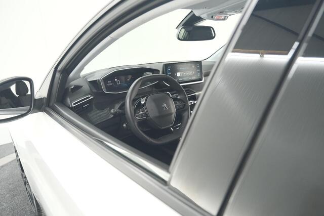 Peugeot 208 PureTech 100 EAT8 Allure Pack | Camera | Navigatie | Apple Carplay | Parkeersensoren | 17 Inch Lichtmetalen Velgen