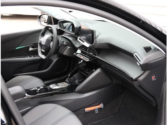 Peugeot 208 1.2 100PK Allure Pack | Apple Carplay/Android Auto | Camera | Parkeersensoren | Voorstoelen Verwarmd | FULL LED | Lederen Stuurwiel | Climate Control | Adaptive Cruise Control | 16" LMV |