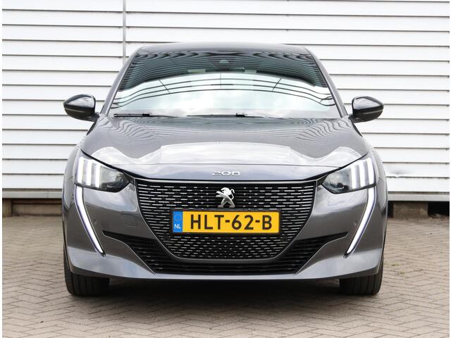 Peugeot 208 1.2 130PK GT | AppleCarplay/AndroidAuto | Cruise Control | Climate Control | Navigatie | Achteruitrij Camera | FULL LED | Privacy Glass | Keyless | Armsteun | Isofix |