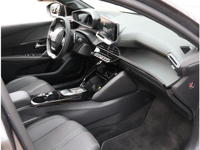 Peugeot 208 1.2 130PK GT | AppleCarplay/AndroidAuto | Cruise Control | Climate Control | Navigatie | Achteruitrij Camera | FULL LED | Privacy Glass | Keyless | Armsteun | Isofix |