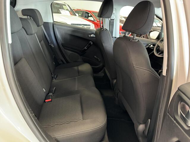 Peugeot 208 1.2 PureTech Blue Lion NAVIGATIE, ECC AIRCO, CRUISE, ELEC PAKKET,