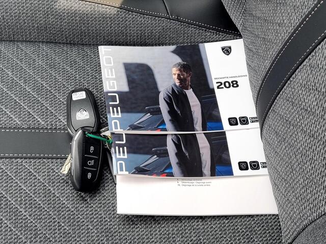 Peugeot 208 1.2 100pk Allure / Navigatie / Android Auto/Apple Carplay / Rondomzicht Camera / Stoelverwarming