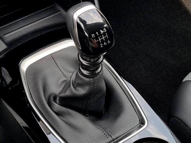 Peugeot 208 1.2 100pk Allure / Navigatie / Android Auto/Apple Carplay / Rondomzicht Camera / Stoelverwarming