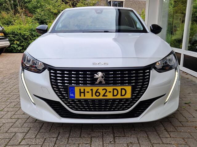 Peugeot 208 1.2T 100pk Allure | Cruise & Climate control | Navigatie | Achteruitrijcamera | Parkeersensoren achter | LMV | Full LED