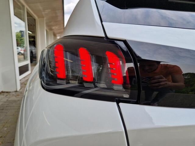 Peugeot 208 1.2T 100pk Allure | Cruise & Climate control | Navigatie | Achteruitrijcamera | Parkeersensoren achter | LMV | Full LED
