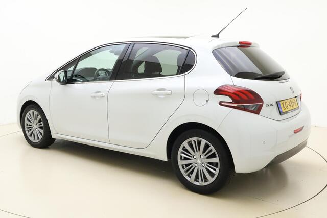 Peugeot 208 1.2 PureTech Allure 110 PK | Navigatie | Panoramadak | Climate control | Camera | Cruise control | Extra getint glas | Lichtmetalen velgen