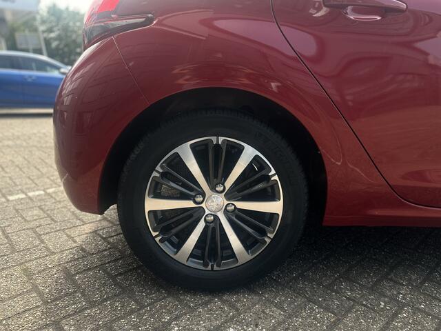 Peugeot 208 1.2 PureTech Allure Panoramadak/ECC/Camera/Parkeersensoren V+A.