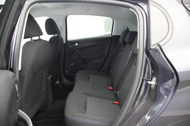 Peugeot 208 1.2 PureTech Signature - Carplay, Cruise, Airco