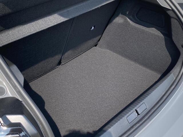 Peugeot 208 Hybrid 136 e-DCS6 GT | NIEUW | Massagestoel | Panoramadak | Camera voor + achter | Navi | Stoelverwarming | Adaptieve Cruise Control
