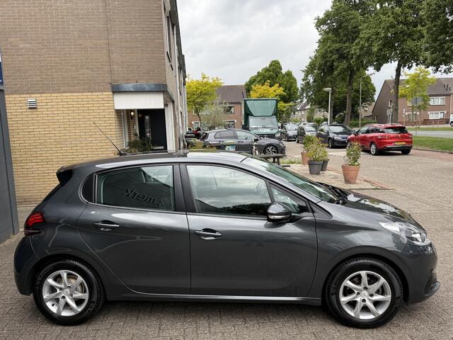 Peugeot 208 1.2 PureTech Blue Lion / Airco/ Navigatie/ Cruise/ Apple carplay/ PDC/ LED/ LMV