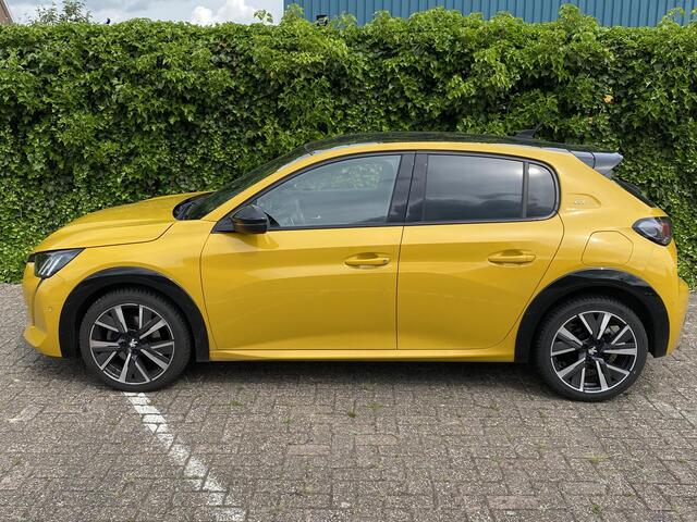 Peugeot 208 1.2T 130pk Automaat GT | Achteruitrijcamera | Navigatie | Stoelverwarming | Full LED | Digitale cockpit | Weinig kilometers!