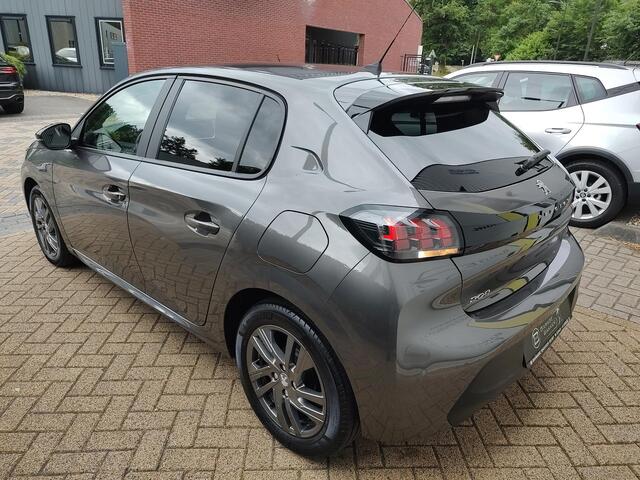 Peugeot 208 1.2 PureTech Allure Pack 360-Camera Led Stoelverwarming Navi-Carplay Android Apple