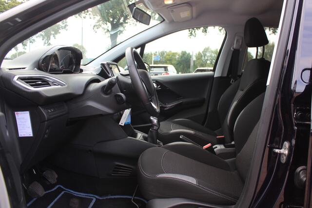 Peugeot 208 1.2 PureTech Blue Lion / Navigatie / Parkeerhulp / DAB / Bluetooth / Cruise Control