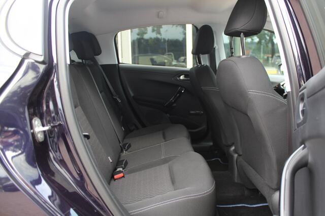 Peugeot 208 1.2 PureTech Blue Lion / Navigatie / Parkeerhulp / DAB / Bluetooth / Cruise Control