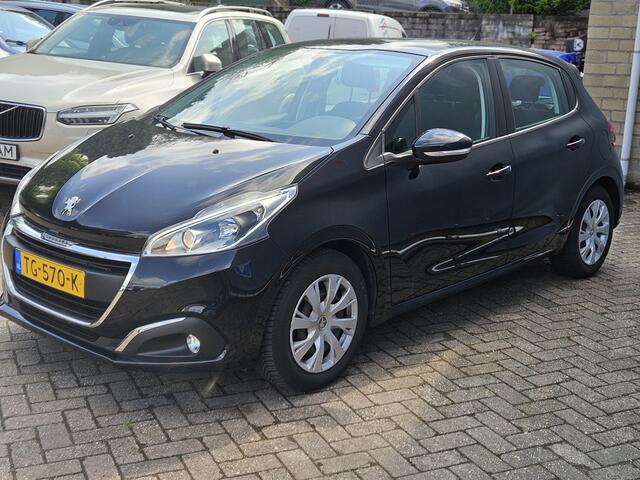 Peugeot 208 1.2 PureTech NAVI TEL PDC CC
