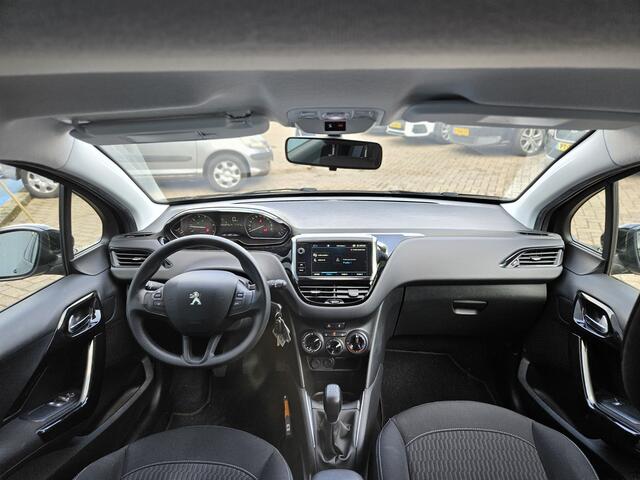 Peugeot 208 1.2 PureTech NAVI TEL PDC CC