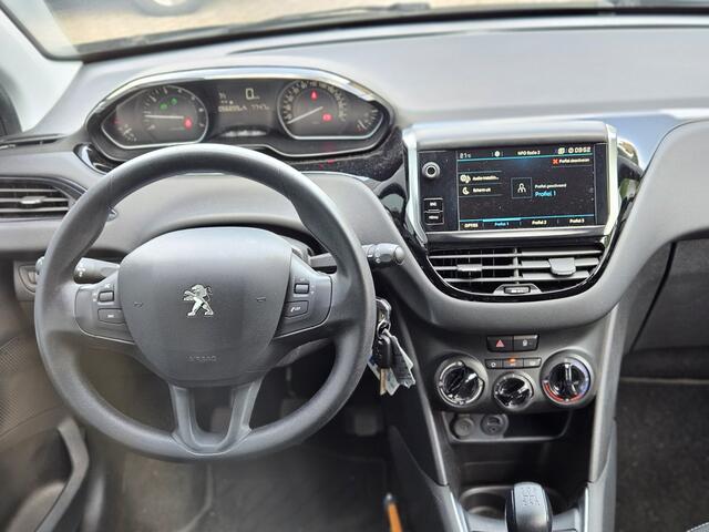 Peugeot 208 1.2 PureTech NAVI TEL PDC CC