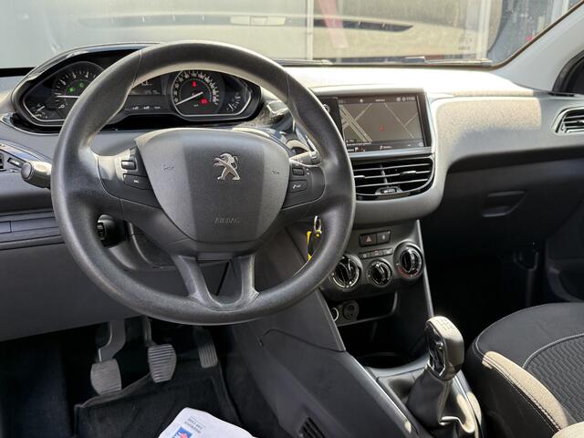 Peugeot 208 BWJ 2017 1.2 PureTech 82 PK Blue Lion TREKHAAK |