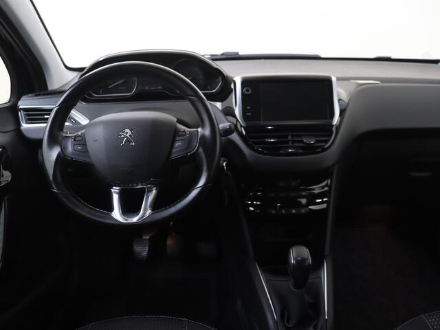 Peugeot 208 1.2 PureTech Blue Lease Allure | Benzine | Handgeschakeld | Connected services | Cruise control |