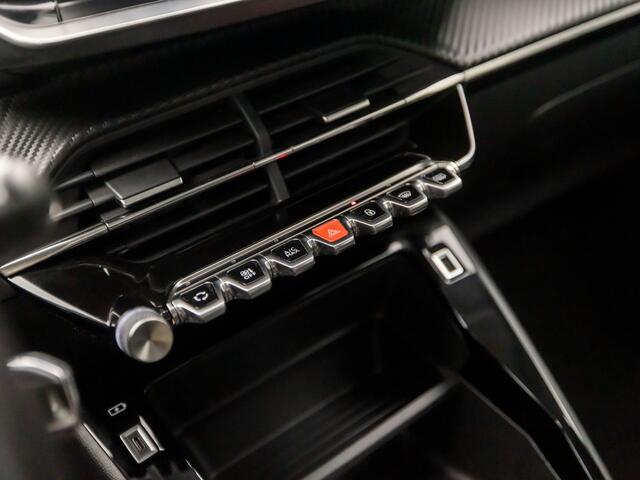 Peugeot 208 1.2 PureTech Sport (APPLE CARPLAY, GROOT NAVI, 360 CAMERA, LM VELGEN, SPORTSTOELEN, TREKHAAK, PARKEERSENSOREN, NIEUWE APK, NIEUWSTAAT)