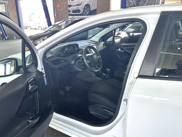 Peugeot 208 1.2 PureTech Blue Lion Carplay | Navi | NAP.