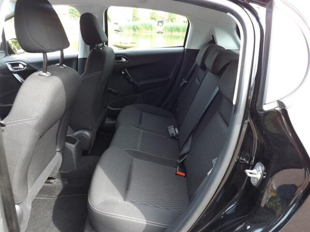 Peugeot 208 1.2 PURETECH ACTIVE AUTOMAAT