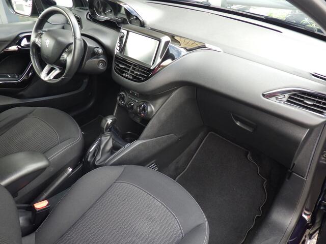 Peugeot 208 1.2 Signature, Airco, Cruise Control, Led!