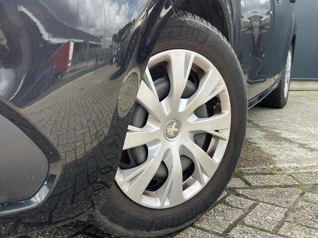 Peugeot 208 1.2 PureTech Blue Lion -5DRS - Metallic - Airco