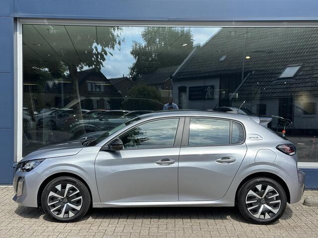 Peugeot 208 1.2 Hybrid 110 PK Style | Automaat | Nieuw Model 2025! | Hybride Elektrisch rijden met Automaat | Navigatie via Telefoon | LED Verlichting | Apple Carplay/Android Auto | Cruise Control | Stoelverwarming |