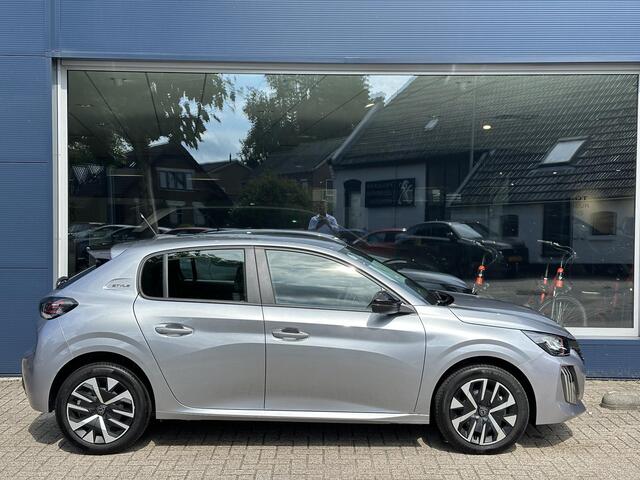 Peugeot 208 1.2 Hybrid 110 PK Style | Automaat | Nieuw Model 2025! | Hybride Elektrisch rijden met Automaat | Navigatie via Telefoon | LED Verlichting | Apple Carplay/Android Auto | Cruise Control | Stoelverwarming |
