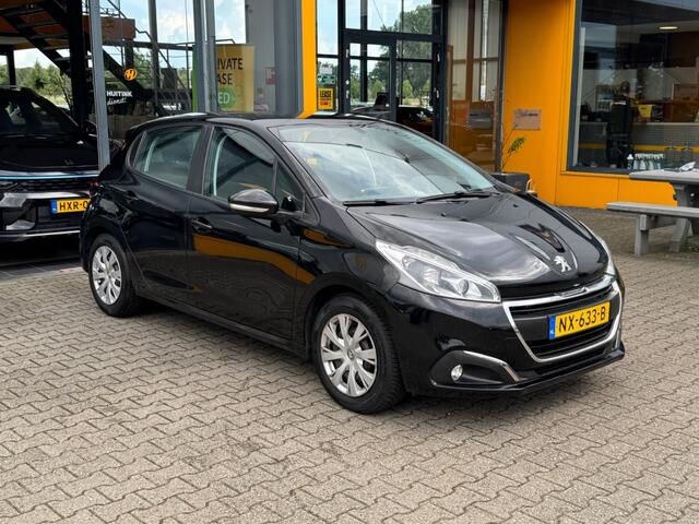 Peugeot 208 1.2 PureTech Blue Lion - navi - sensoren - trekhaak