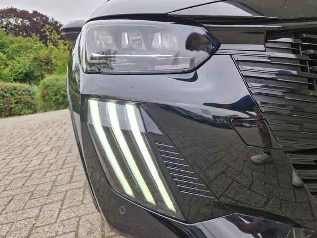 Peugeot 208 Hybrid 136 e-DCS6 GT Automaat | Navigatie | Climate & Cruise Control | AppleCarplay & Android Auto | Achteruitrij Camera | Lichtmetalen Velgen
