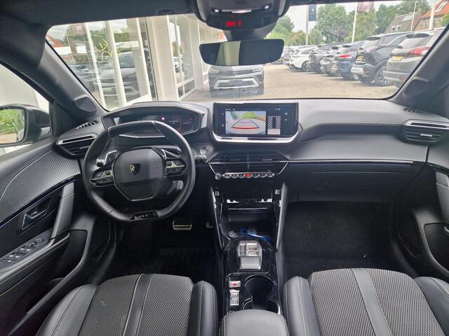 Peugeot 208 Hybrid 136 e-DCS6 GT Automaat | Navigatie | Climate & Cruise Control | AppleCarplay & Android Auto | Achteruitrij Camera | Lichtmetalen Velgen