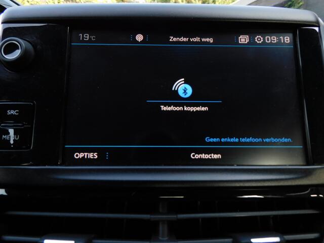 Peugeot 208 1.2 PureTech Blue Lion CARPLAY/ANDROID! DEALER ONDERHOUDEN! FULLMAP NAVI! PARKEERSENSOREN! AIRCO! CRUISE!