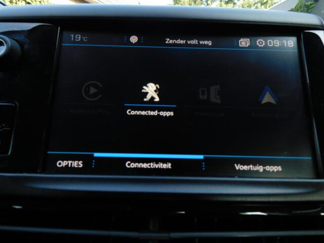 Peugeot 208 1.2 PureTech Blue Lion CARPLAY/ANDROID! DEALER ONDERHOUDEN! FULLMAP NAVI! PARKEERSENSOREN! AIRCO! CRUISE!