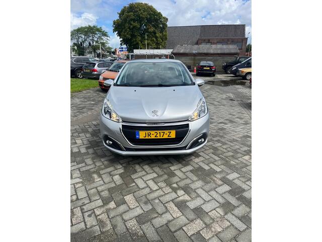 Peugeot 208 1.2 PureTech Blue Lion airco navi parkeersensoren