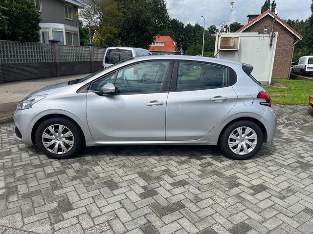 Peugeot 208 1.2 PureTech Blue Lion airco navi parkeersensoren