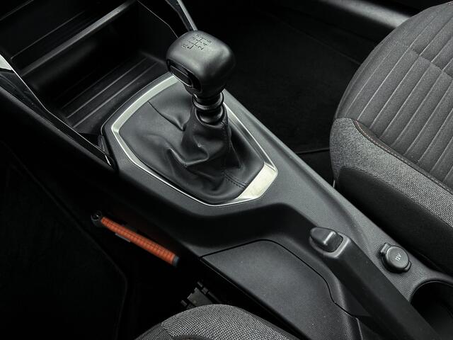 Peugeot 208 1.5 HDi 103PK Blue Active 5Drs. Airco / Navigatie / Lm.velgen / Pdc.A / DBR vv bij 172Dkm / Apk okt-2025
