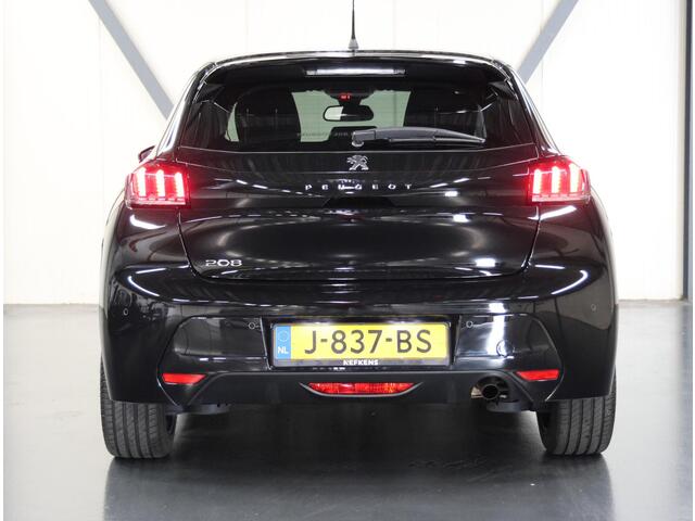 Peugeot 208 1.2 100PK Allure | AppleCarplay/Android Auto | Armsteun | Parkeersensoren | FULL LED | Lederen Stuurwiel | Climate Control | Cruise Control | 17" LMV | Isofix | Privacy Glass |