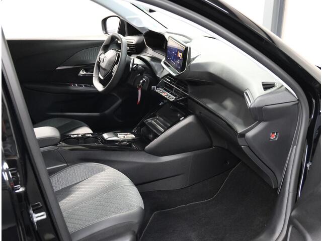 Peugeot 208 100PK Allure | AppleCarplay/Android Auto | Parkeersensoren | FULL LED | Navigatie | Lederen Stuurwiel | Climate Control | Cruise Control | 16" LMV | Isofix | Privacy Glass |