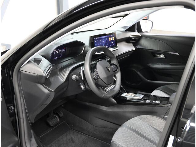 Peugeot 208 100PK Allure | AppleCarplay/Android Auto | Parkeersensoren | FULL LED | Navigatie | Lederen Stuurwiel | Climate Control | Cruise Control | 16" LMV | Isofix | Privacy Glass |