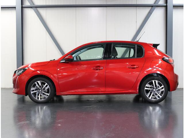 Peugeot 208 1.2 100PK Allure | AppleCarplay/Android Auto | Parkeersensoren | Navigatie | FULL LED | Camera | Lederen Stuurwiel | Climate Control | Adaptive Cruise Control | 16" LMV | Isofix | Trekhaak |
