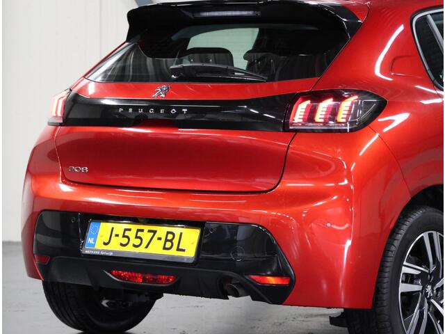 Peugeot 208 1.2 100PK Allure | AppleCarplay/Android Auto | Parkeersensoren | Navigatie | FULL LED | Camera | Lederen Stuurwiel | Climate Control | Adaptive Cruise Control | 16" LMV | Isofix | Trekhaak |