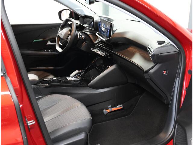 Peugeot 208 1.2 100PK Allure | AppleCarplay/Android Auto | Parkeersensoren | Navigatie | FULL LED | Camera | Lederen Stuurwiel | Climate Control | Adaptive Cruise Control | 16" LMV | Isofix | Trekhaak |