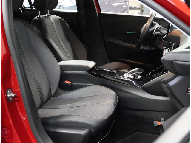 Peugeot 208 1.2 100PK Allure | AppleCarplay/Android Auto | Parkeersensoren | Navigatie | FULL LED | Camera | Lederen Stuurwiel | Climate Control | Adaptive Cruise Control | 16" LMV | Isofix | Trekhaak |