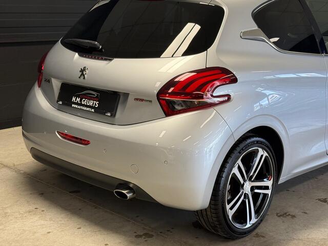 Peugeot 208 1.2 GT-line Leder Navi Camera Pano Xenon Cruise Super Uitgevoerd!