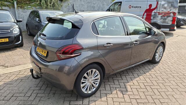 Peugeot 208 208 Allure 1.2 PureTech 82 Apple Carplay/Android Auto