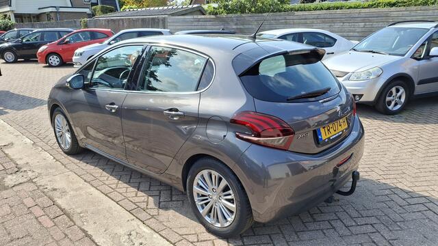 Peugeot 208 208 Allure 1.2 PureTech 82 Apple Carplay/Android Auto