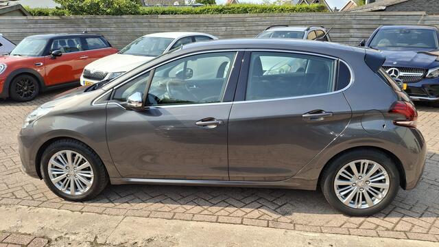 Peugeot 208 208 Allure 1.2 PureTech 82 Apple Carplay/Android Auto